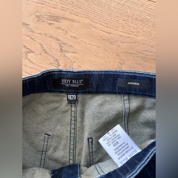 Judy Blue High Rise Double Cuffed Jogger Jeans Dark Wash Denim Size 9/29 NWOT - Picture 8 of 8